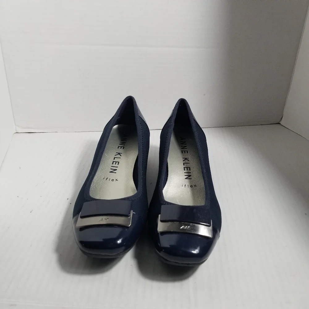 ANNE KLEIN SMALL WEDGE BLUE SHOE SIZE 6.5